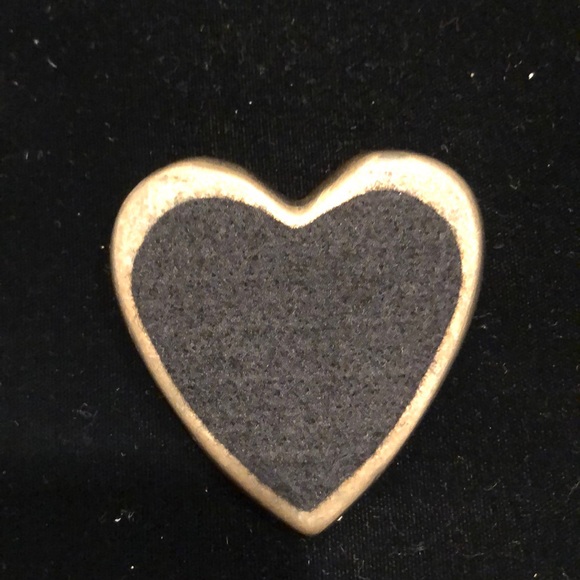 Heart shaped new paperweight with gift box - Picture 3 of 6